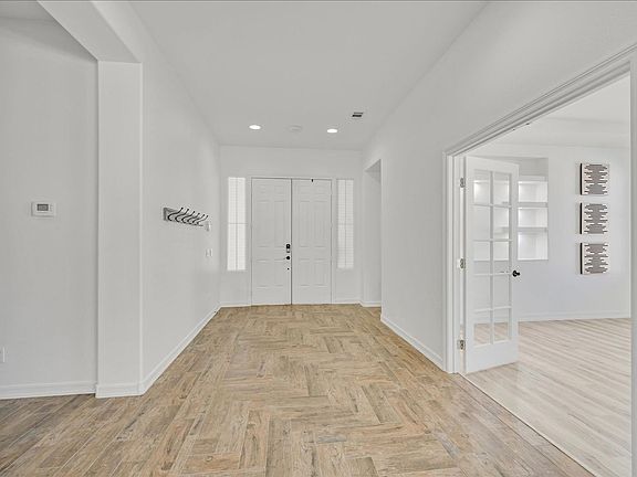 3rd image of 7221 Sandy Plains Ave