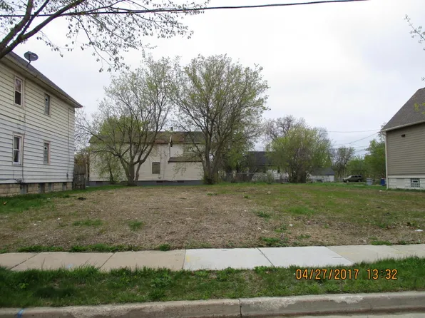 2230 W Brown St, Milwaukee, WI 53205