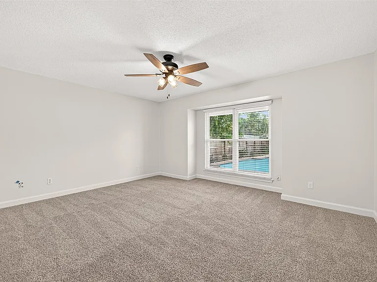 10602 Longmont Dr — Photo 26