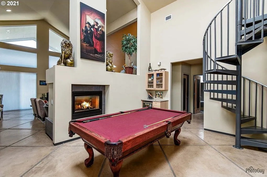 Building Photo - 1055 Backlund Pl