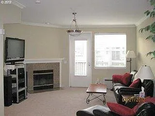 724 SE Fairwinds Loop — Photo 17