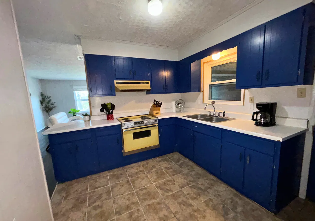 4 bed, 1023 sqft, $2,275 — Photo 2