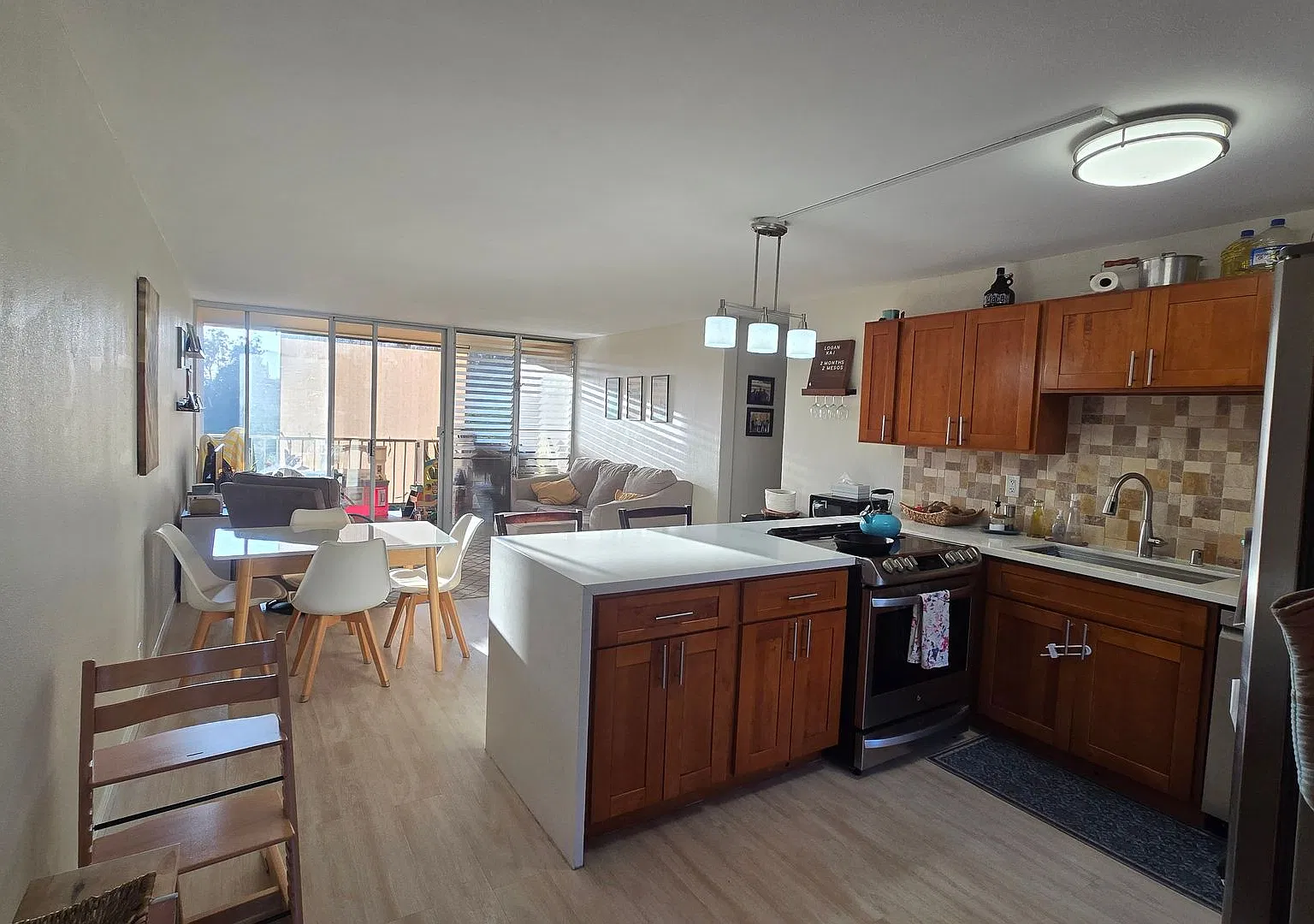 Waikalani Woodlands Fully Remodeled 2 Bedroom With 2 Parking — Photo 2