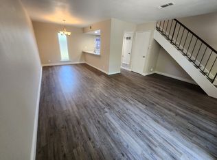 5467 Roundtree Pl APT D, Concord, CA 94521