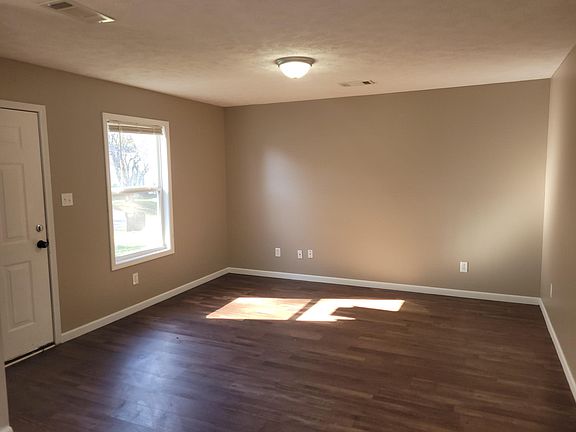 2nd image of 1208 Phillips St