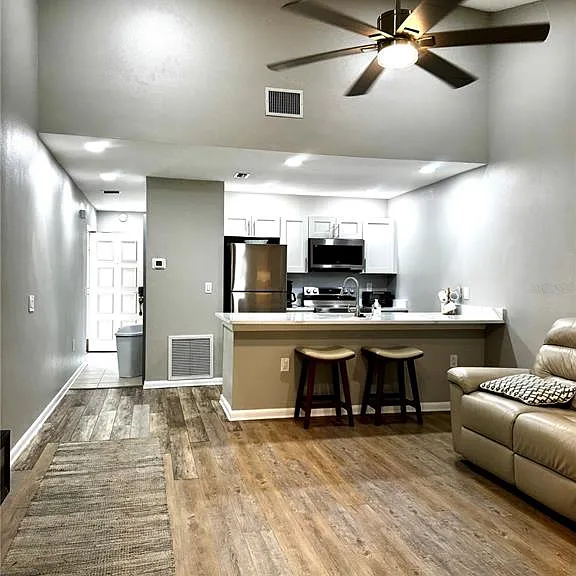4707 Winslow Beacon #2 — Photo 7