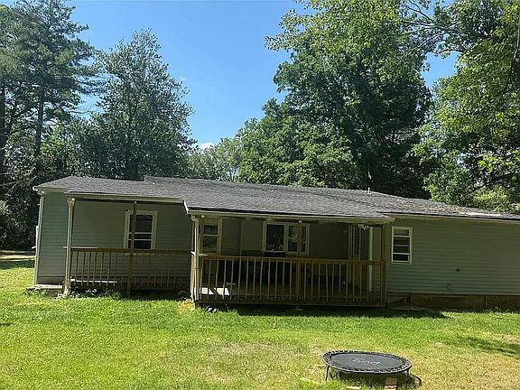 4th image of 328 Stone Schoolhouse Rd