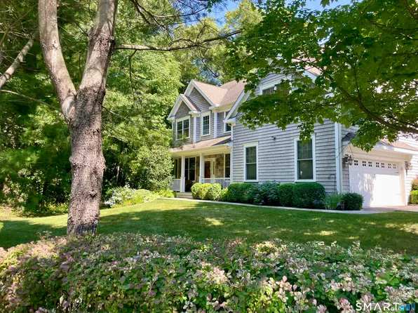2 Blue Mountain Court, Norwalk, CT 06851
