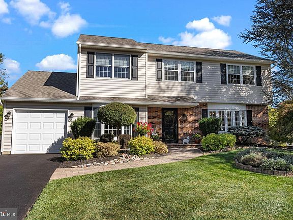 3rd image of 284 Greenview Rd