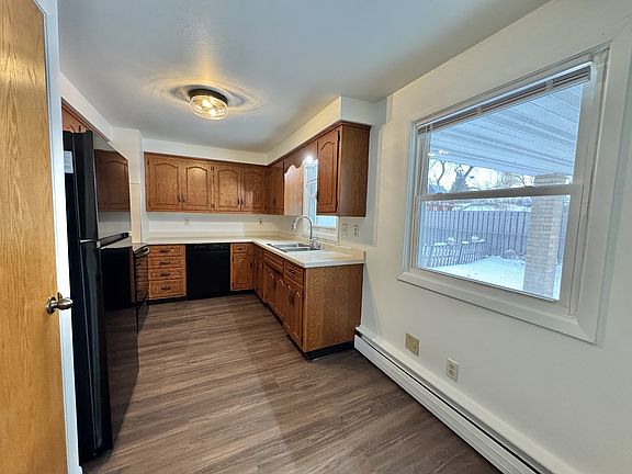 5th image of 406 N Saint Bernard Dr