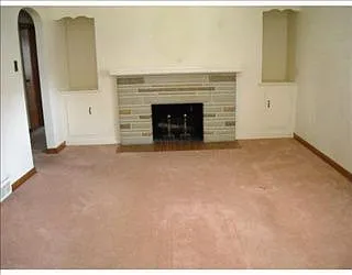 39 Wayne Ave photo 1
