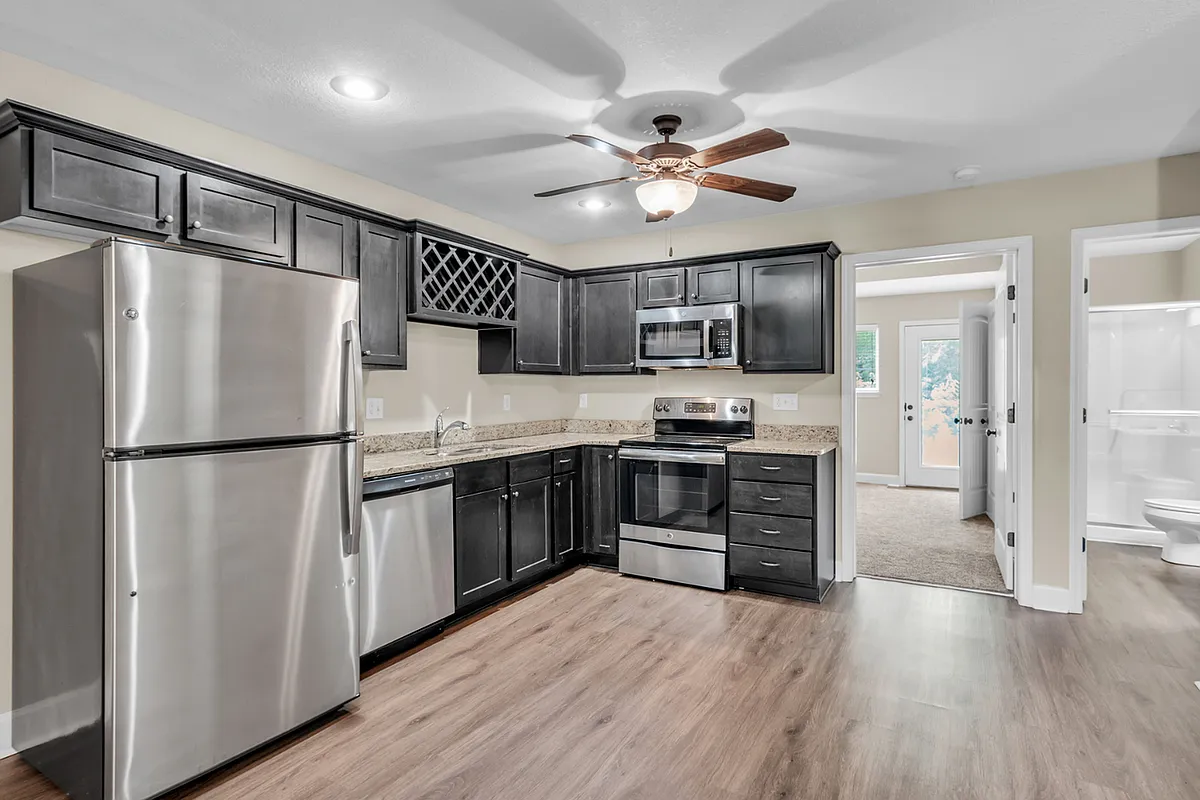 TH1 Kitchen - Staley Crossing