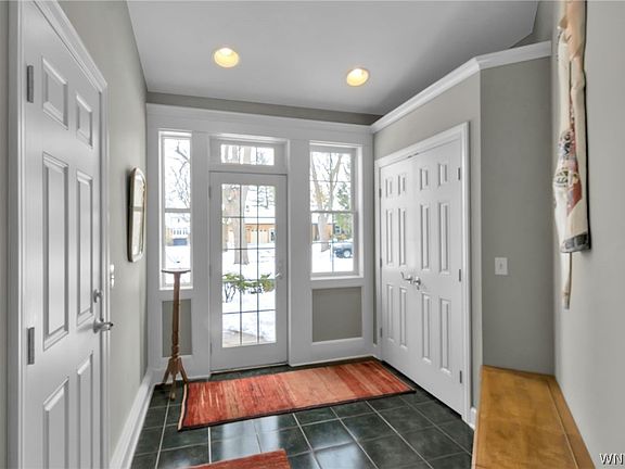 5th image of 44 Parkwood Dr