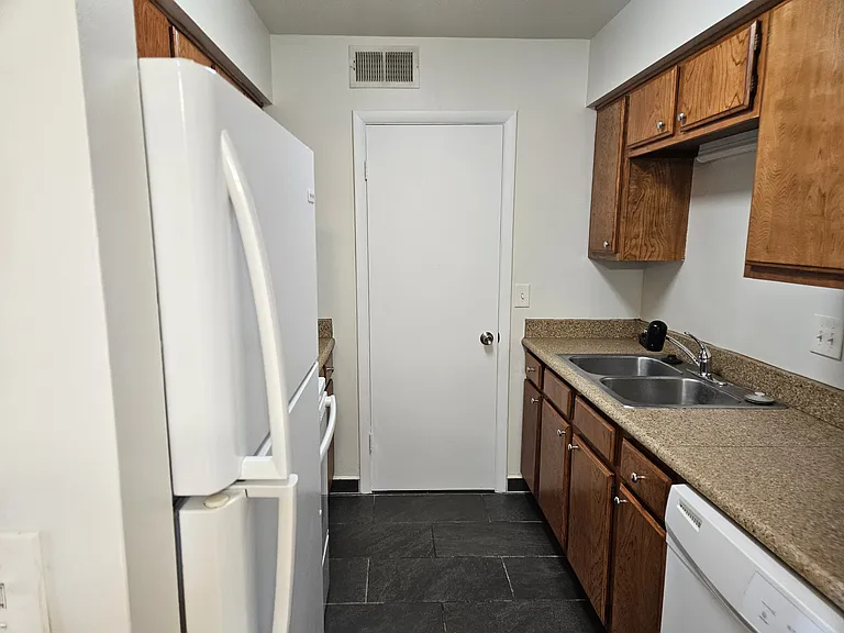420 Walton Ln #N80 — Photo 4