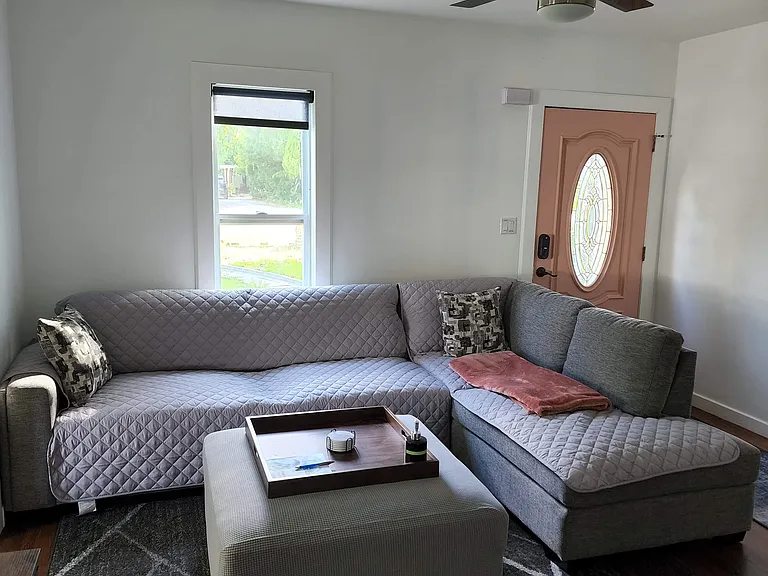 3627 Haines Rd N — Photo 3