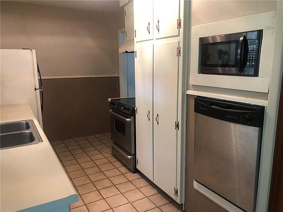 4th image of 1229 Rolling Hills Dr