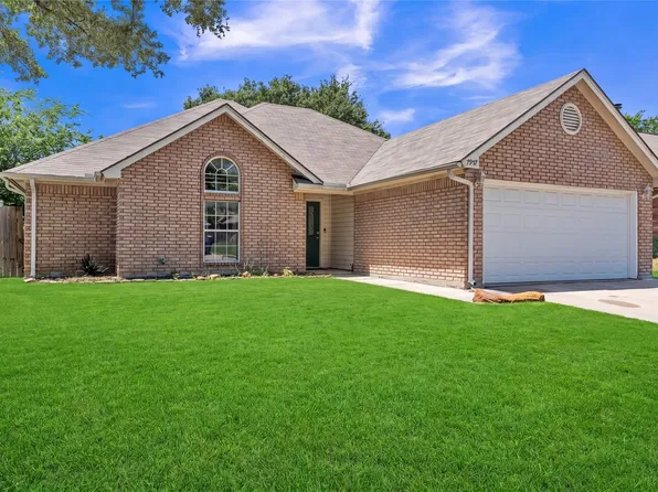 7937 Hunters Glen Dr, Watauga, TX 76148