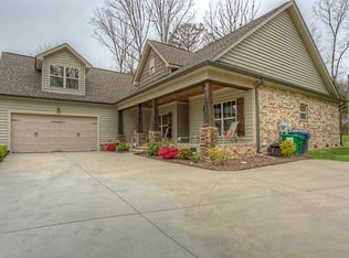 2700 Indian Pipe Ln, Signal Mountain, TN 37377