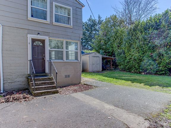 5th image of 2716 SW Custer St APT 8