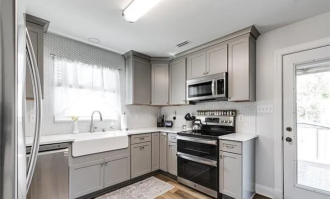 2712 Tavern Way — Photo 1