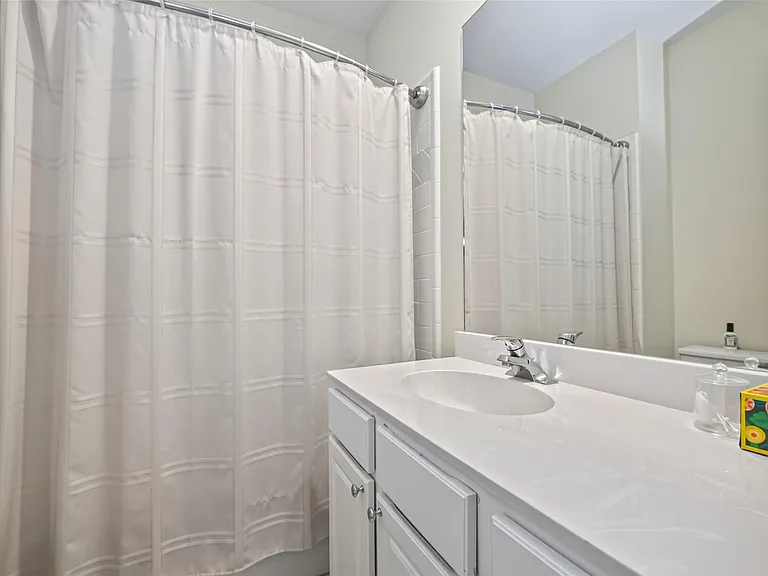 4303 Rose St #E — Photo 16