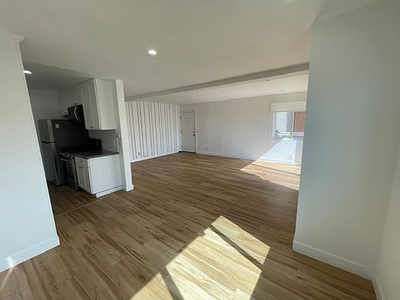 5th image of 2216 Highland Ave APT A