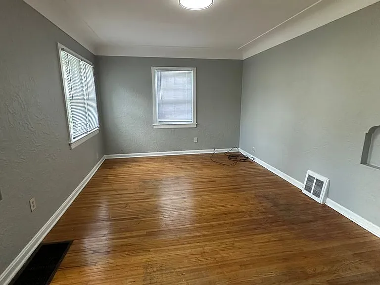 657 Dawson St — Photo 3