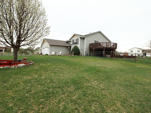 2nd image of 612 Frontier Cir
