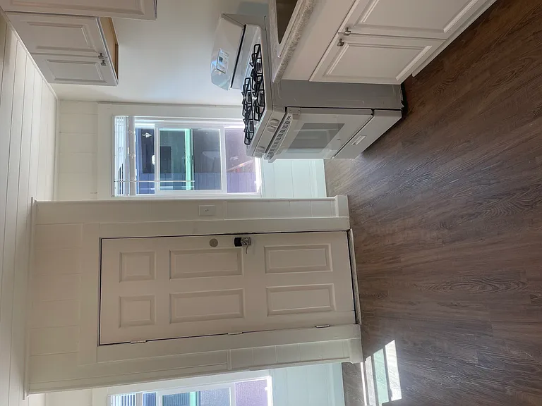 221 Raymond St #8 — Photo 10