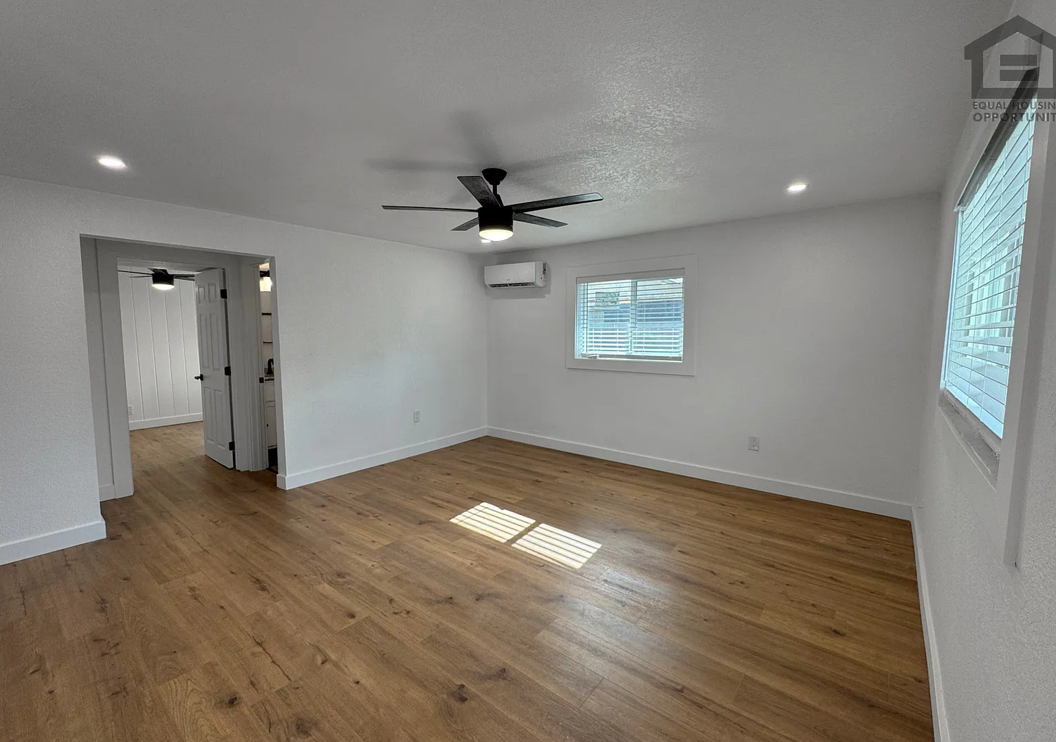 1017 E Moreland St — Photo 4