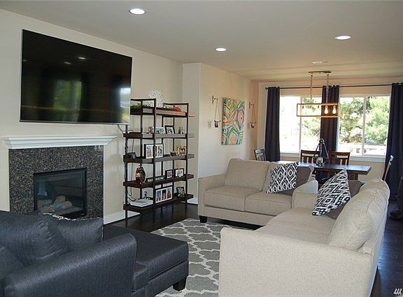 3rd image of 9003 Aster St SE
