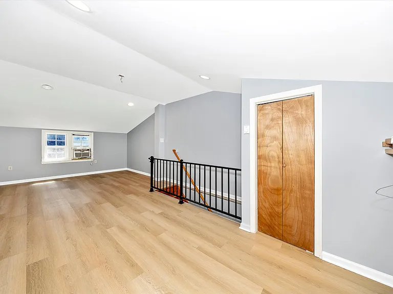 700 Motter Ave #B — Photo 13