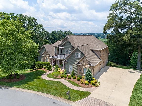 3rd image of 3216 Highland Grove Ct