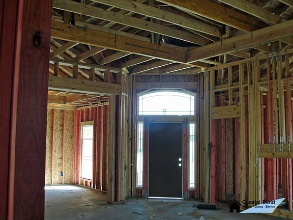 2nd image of 3947 Amadas Dr