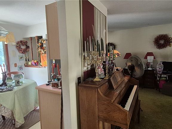 4th image of 8415 Newcomb Dr