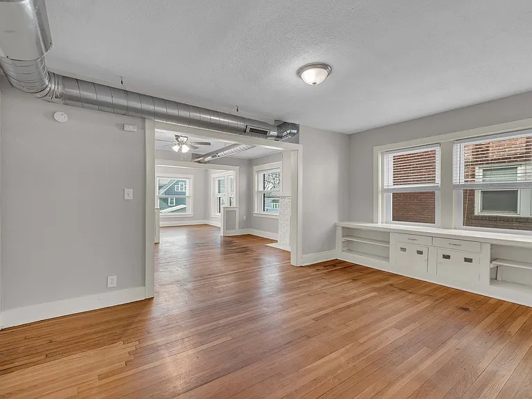 4220 Harrison St — Photo 3