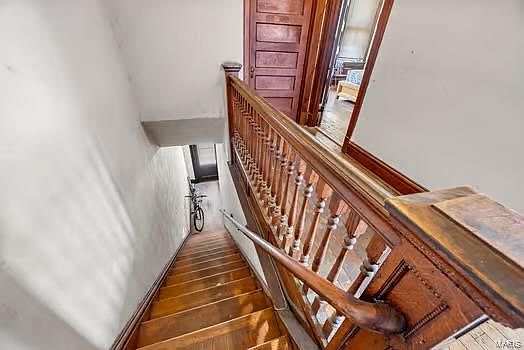 4th image of 2926 Dodier St