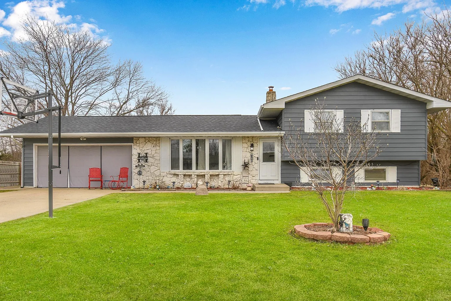 2801 Jean St photo 1