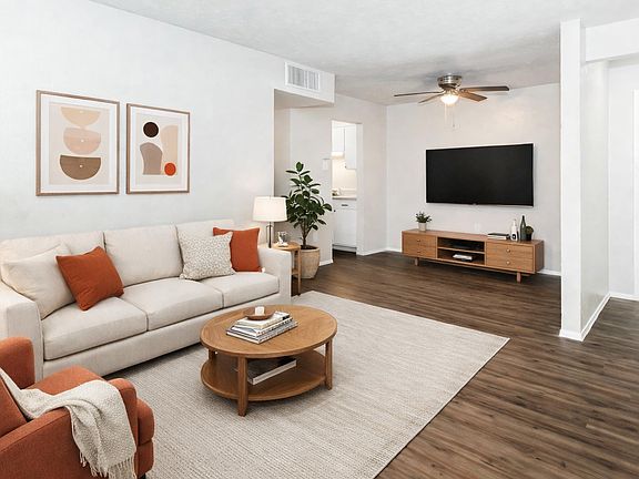 4th image of 502 Scenic Dr #218
