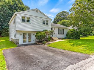 7 Larry Ln, Portsmouth, NH 03801