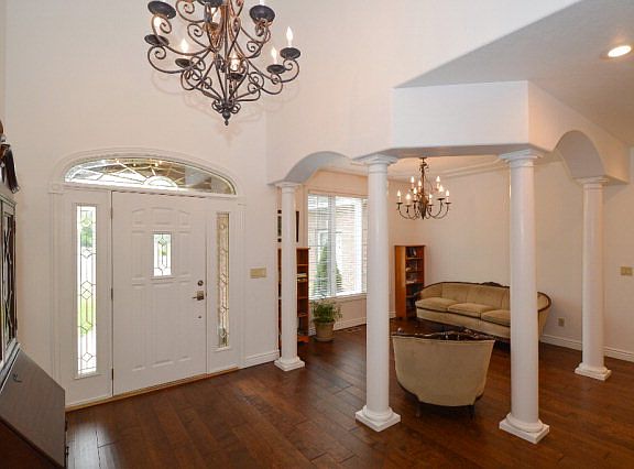 3rd image of 3550 Charleston Cir