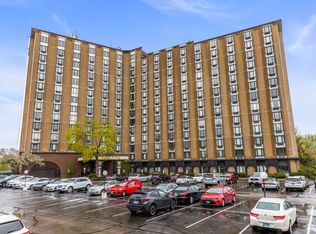 1 Renaissance Pl #2PH, Palatine, IL 60067
