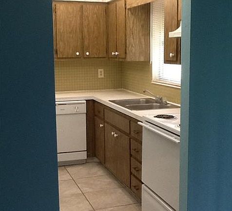 5th image of 605 Grandview Dr