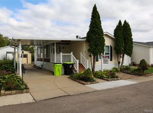 42 Brentwood Dr, White Lake, MI 48386