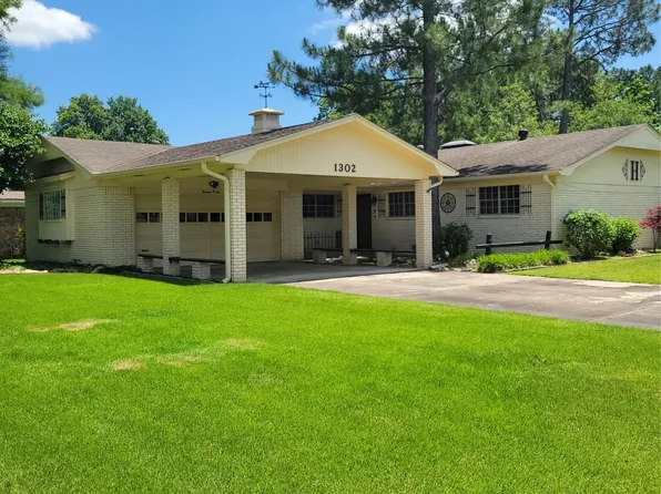 1302 SE 12th St, Wagoner, OK 74467
