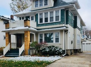 2256 N 65th St, Wauwatosa, WI 53213