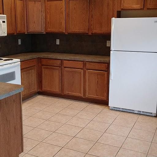 2nd image of 2520 Hawkins