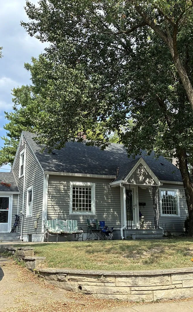 Spacious 3 bedroom, 1 bath Home - Available August 2027! — Photo 1