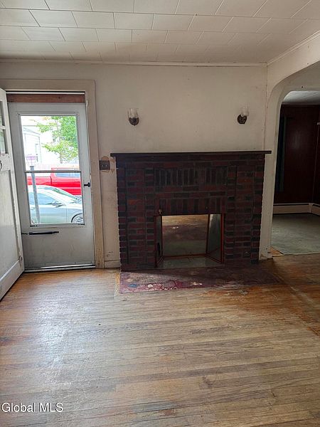 4th image of 1887 9th Avenue