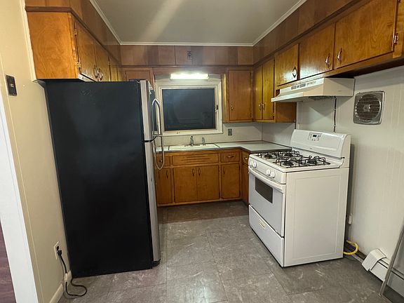 4th image of 210 Riverview Ave